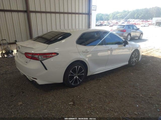 2018 TOYOTA CAMRY SE 4
