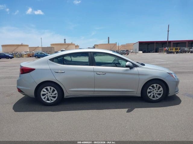 2020 HYUNDAI ELANTRA SE 17