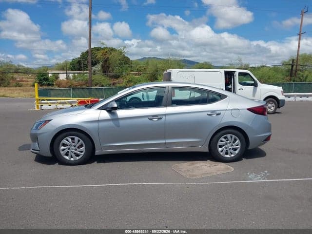 2020 HYUNDAI ELANTRA SE 18