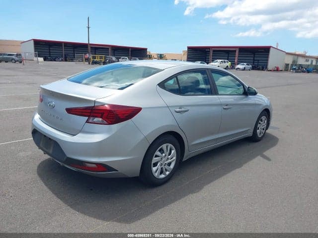 2020 HYUNDAI ELANTRA SE 4