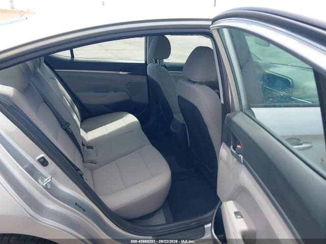 2020 HYUNDAI ELANTRA SE 8