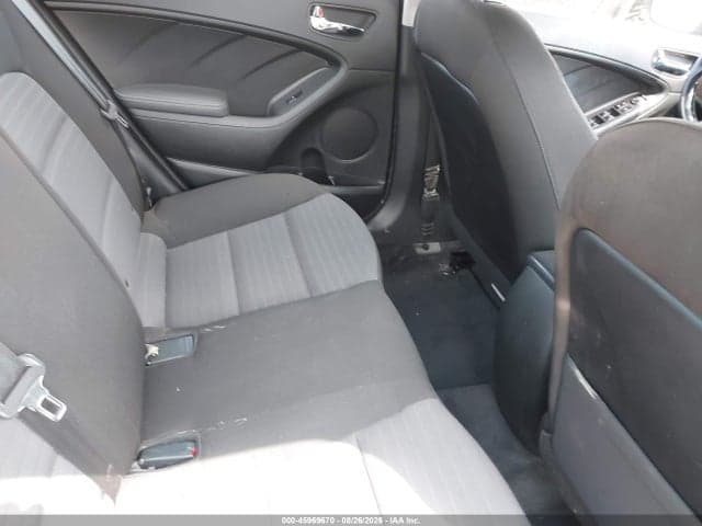 2017 KIA FORTE S 8