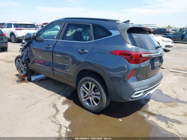 2021 KIA SELTOS S 3