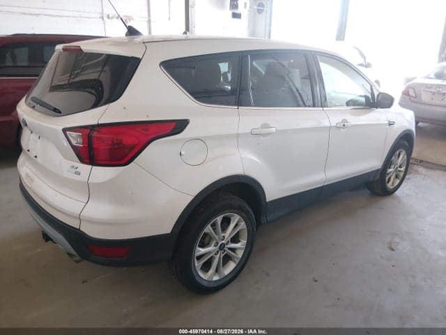 2019 FORD ESCAPE SE 4