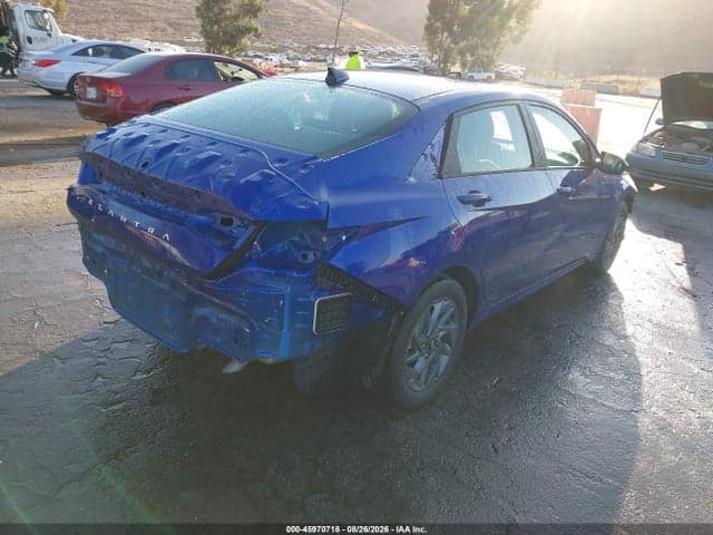 2024 HYUNDAI ELANTRA SEL 4