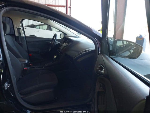 2017 FORD FOCUS SE 5