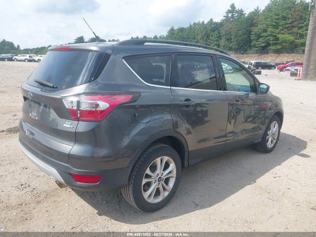 2017 FORD ESCAPE SE 4