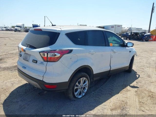 2017 FORD ESCAPE SE 4
