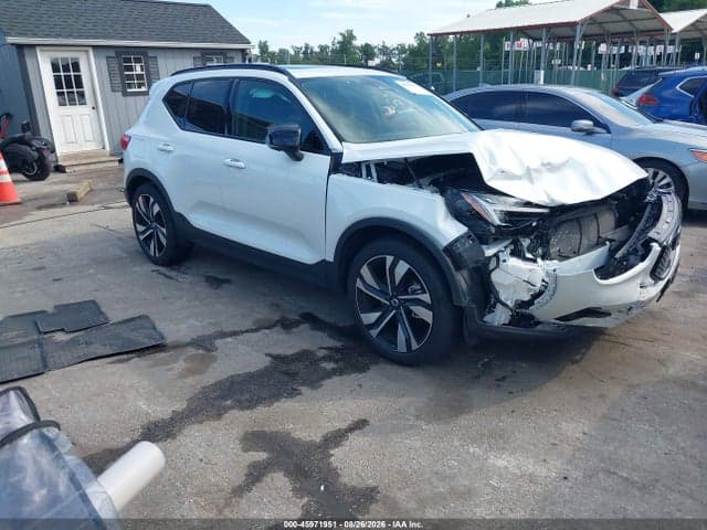 2025 VOLVO XC40 B5 PLUS DARK THEME 1