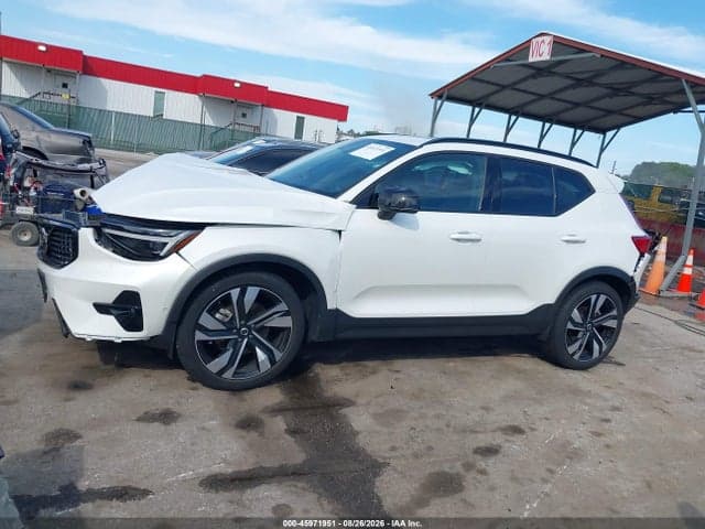 2025 VOLVO XC40 B5 PLUS DARK THEME 14