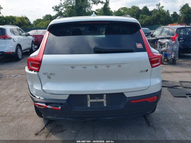 2025 VOLVO XC40 B5 PLUS DARK THEME 16