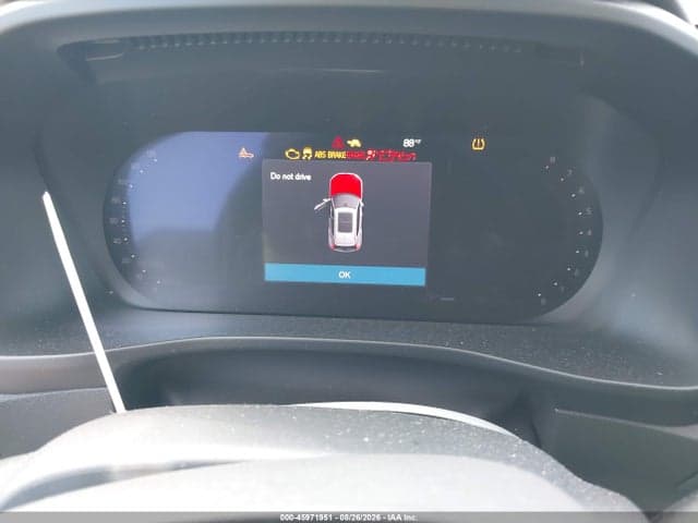 2025 VOLVO XC40 B5 PLUS DARK THEME 7