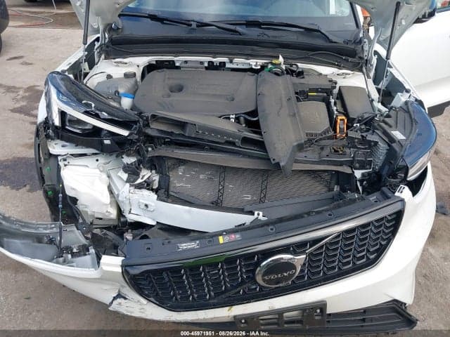 2025 VOLVO XC40 B5 PLUS DARK THEME 10