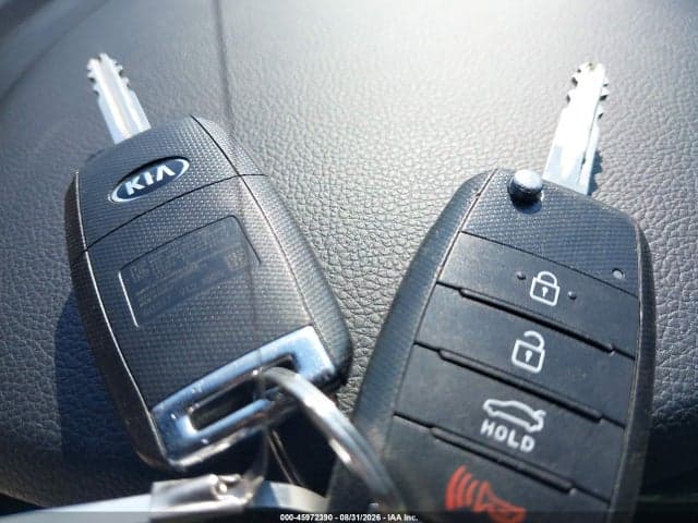 2017 KIA FORTE LX 11