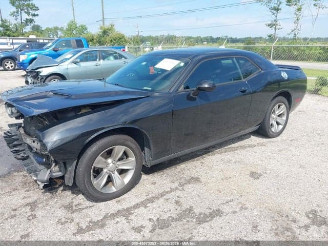 2018 DODGE CHALLENGER SXT 2