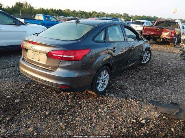 2017 FORD FOCUS SE 4