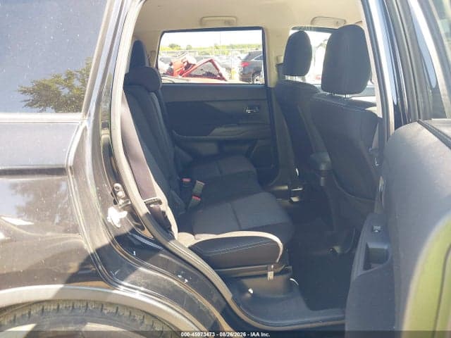 2017 MITSUBISHI OUTLANDER ES 8