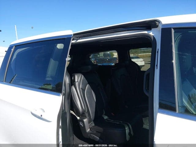 2025 CHRYSLER PACIFICA SELECT 8