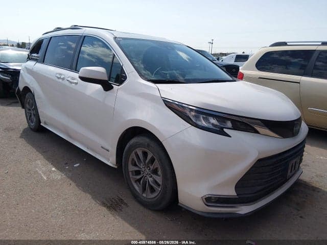 2021 TOYOTA SIENNA XLE