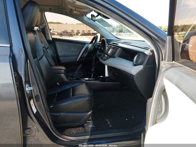 2017 TOYOTA RAV4 XLE 5