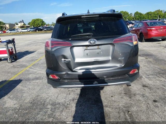 2017 TOYOTA RAV4 XLE 6