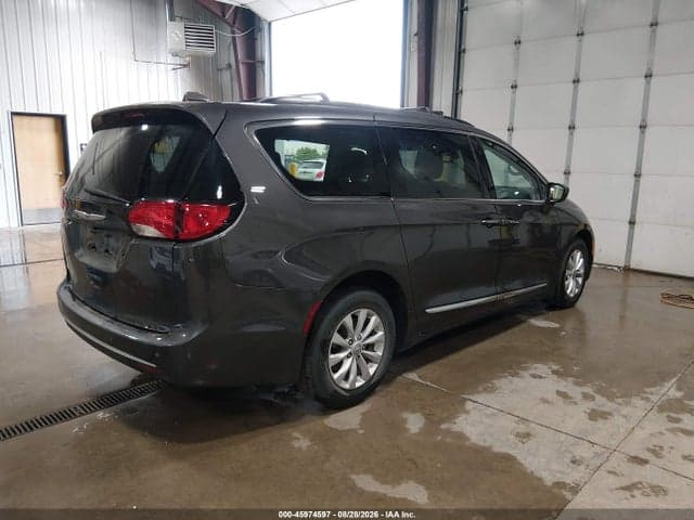 2017 CHRYSLER PACIFICA TOURING-L 4