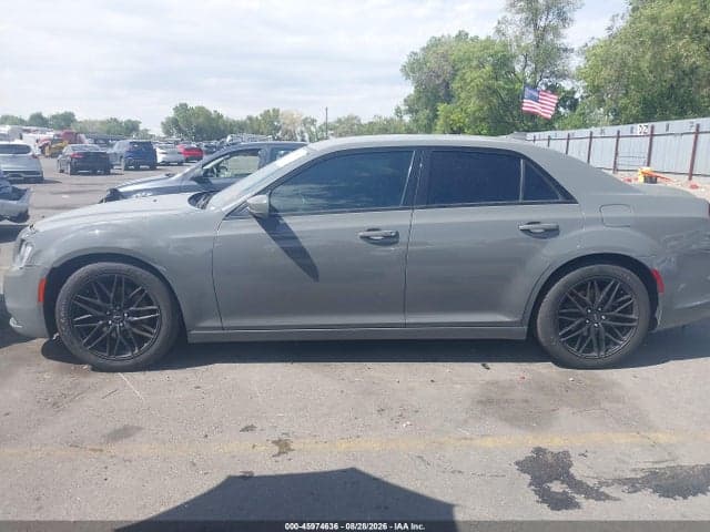 2019 CHRYSLER 300 300S AWD 14