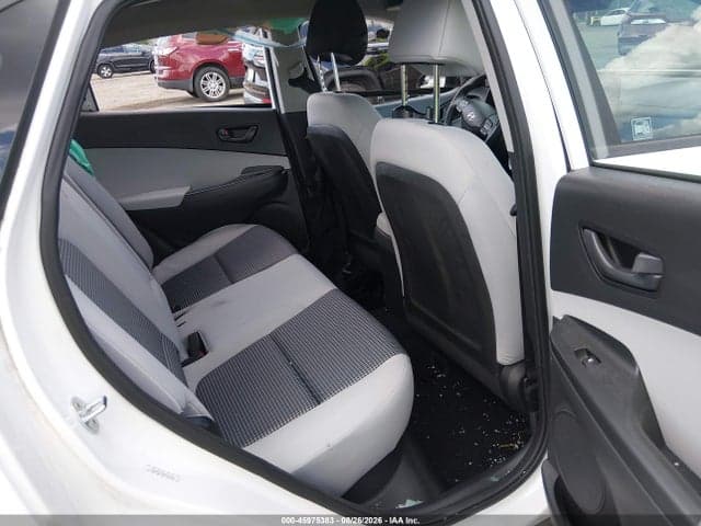 2022 HYUNDAI KONA SE 8