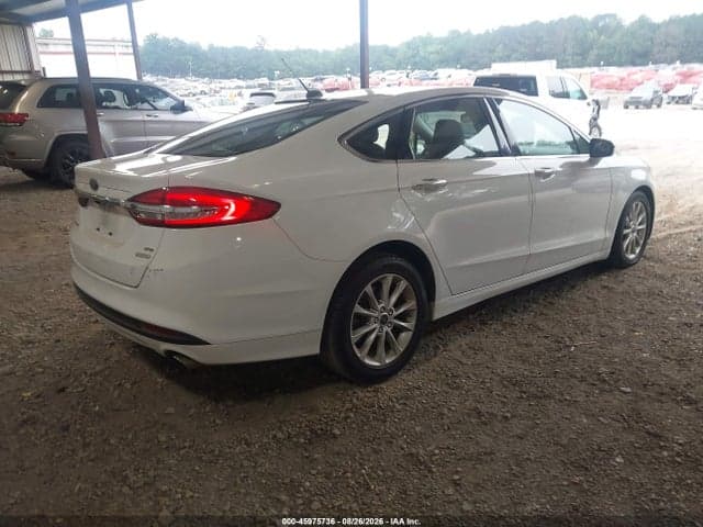 2017 FORD FUSION SE 4
