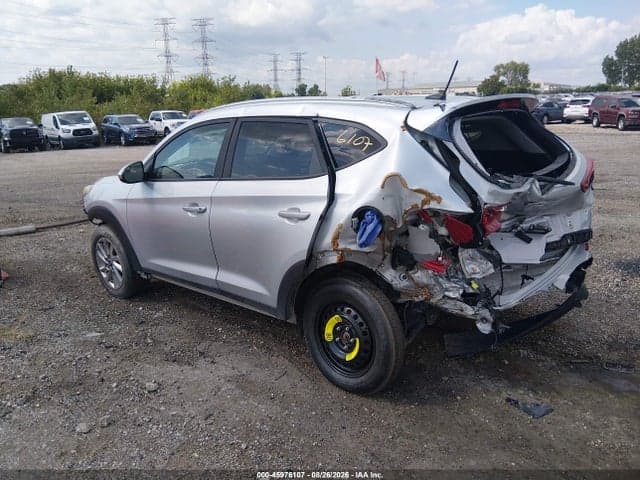 2017 HYUNDAI TUCSON SE 3
