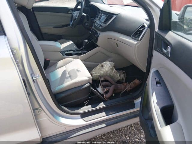 2017 HYUNDAI TUCSON SE 5