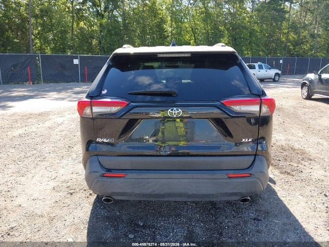 2019 TOYOTA RAV4 XLE PREMIUM 17