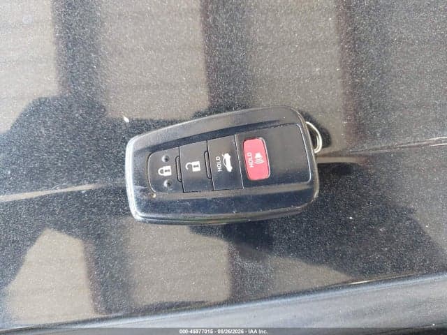 2019 TOYOTA CAMRY SE 11
