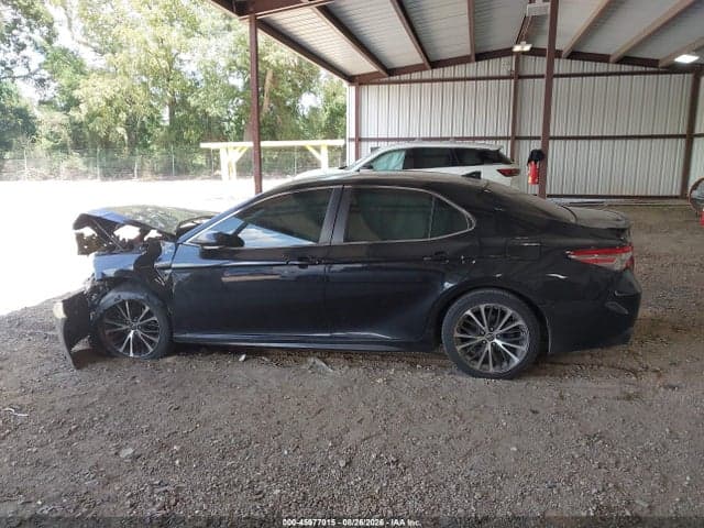 2019 TOYOTA CAMRY SE 14