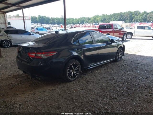 2019 TOYOTA CAMRY SE 4