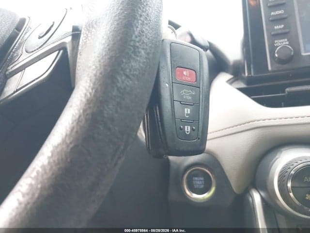 2019 TOYOTA RAV4 XLE 11