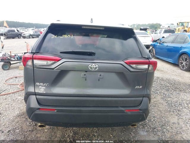2019 TOYOTA RAV4 XLE 16