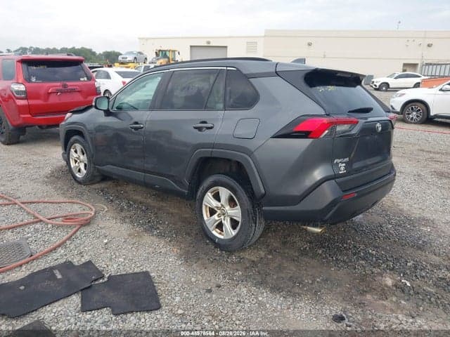 2019 TOYOTA RAV4 XLE 3