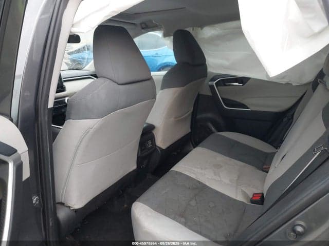2019 TOYOTA RAV4 XLE 8