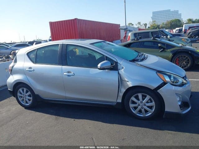 2017 TOYOTA PRIUS C THREE 16