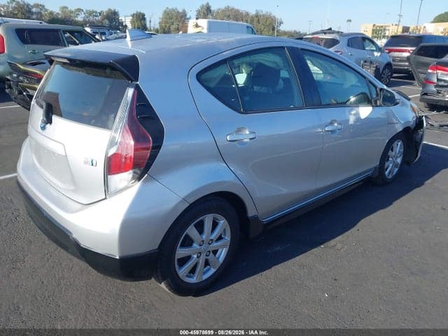 2017 TOYOTA PRIUS C THREE 4