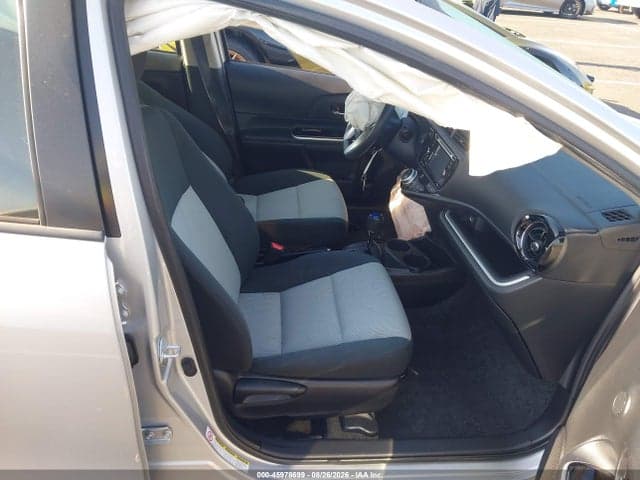 2017 TOYOTA PRIUS C THREE 5