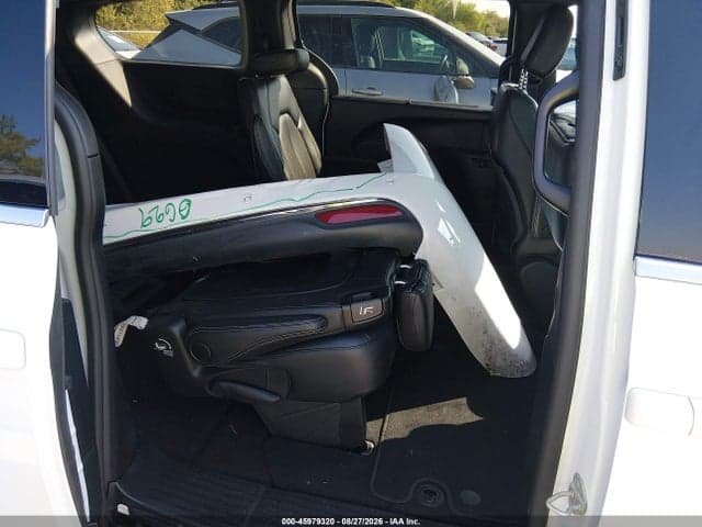 2025 CHRYSLER PACIFICA SELECT 8