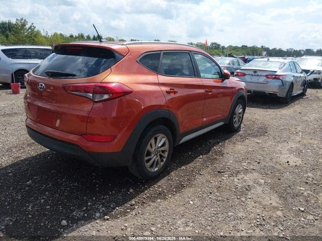 2017 HYUNDAI TUCSON SE 4