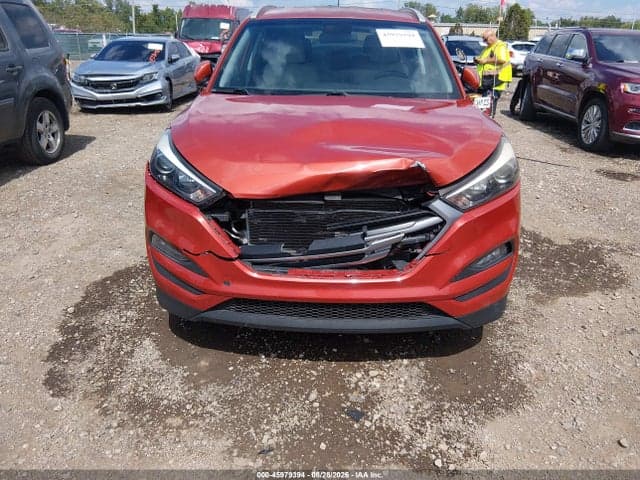 2017 HYUNDAI TUCSON SE 6