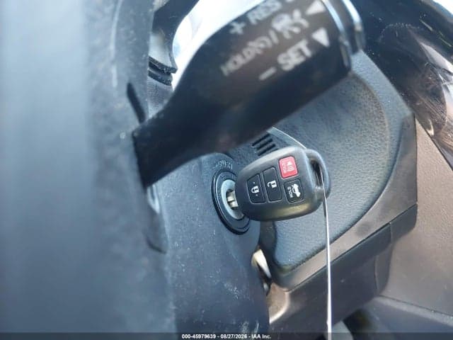 2017 TOYOTA COROLLA SE 11