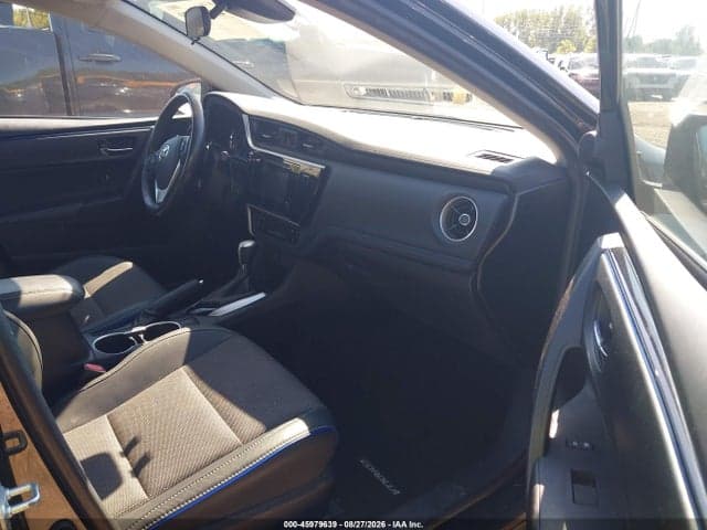 2017 TOYOTA COROLLA SE 5