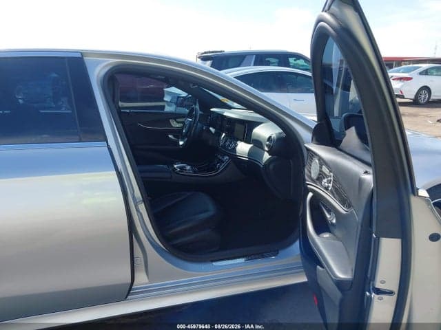 2017 MERCEDES-BENZ E 300 5