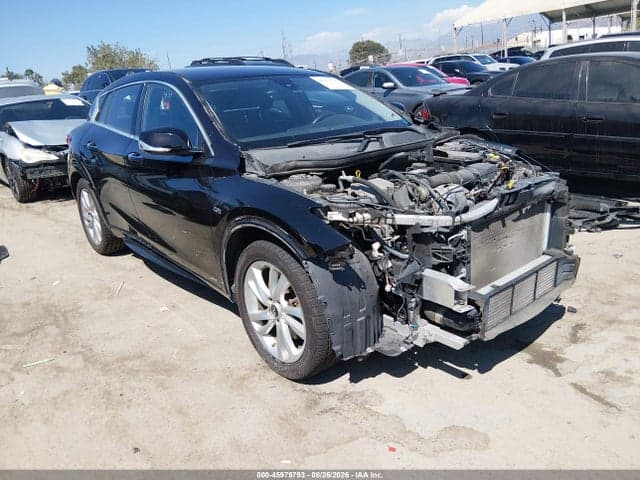 2017 INFINITI QX30 1