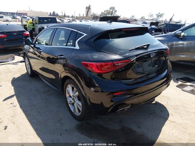 2017 INFINITI QX30 3